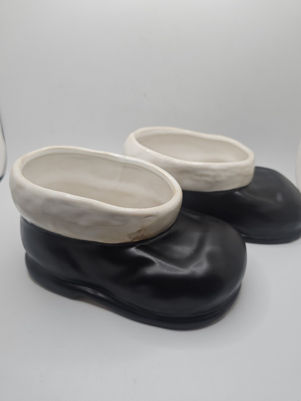 2 Pottery Barn Santa Boot Planter Bowls No Chips - Picture 2 of 10
